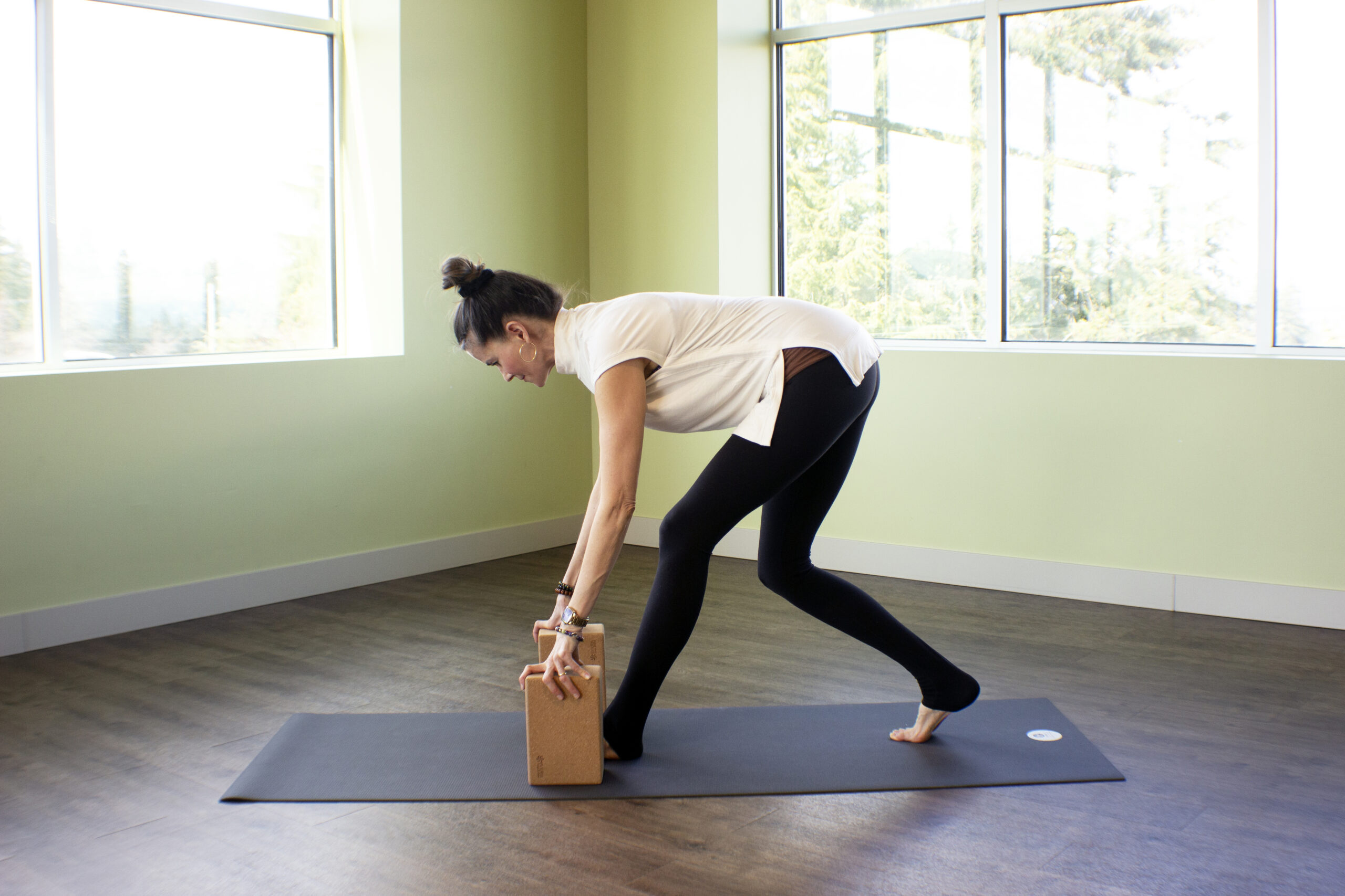 Fascia stretches for tight hamstrings and flexibility 